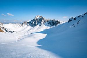 Vue hivernale sur le Lachenspitze sur Leo Schindzielorz