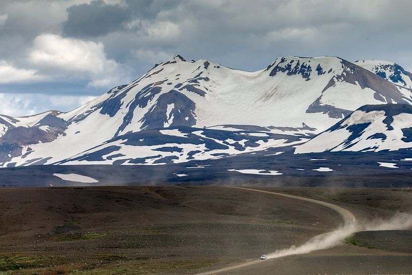 Stoffige weg in IJsland  par Menno Schaefer