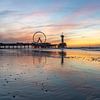 Jetée de Scheveningen au coucher du soleil sur Marjolijn Nugteren