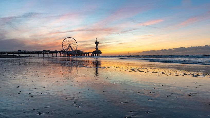 Jetée de Scheveningen au coucher du soleil par Marjolijn Nugteren
