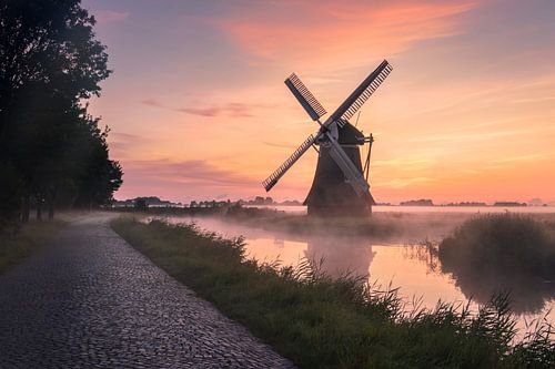 Krimstermolen in de mist