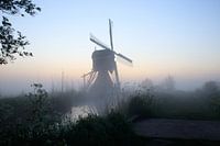 De Broekmolen in de mist