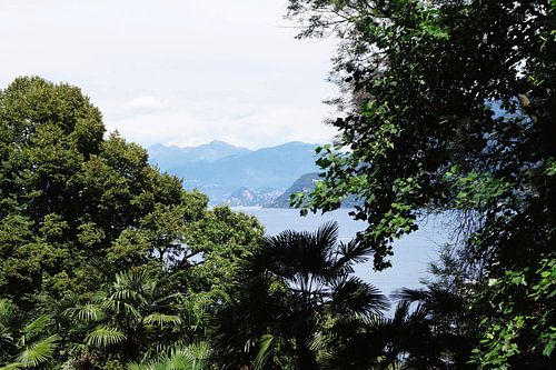 Lac Majeur, Italie, vue sur les montagnes
