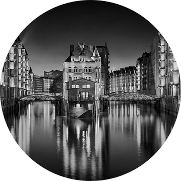 Hamburg Speicherstadt met waterburcht. Zwart-wit foto van Voss Fine Art Fotografie