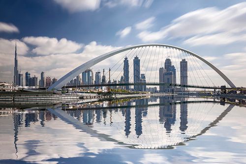 Panoramisch uitzicht op Dubai vanaf het waterkanaal - Tolerantie Brug