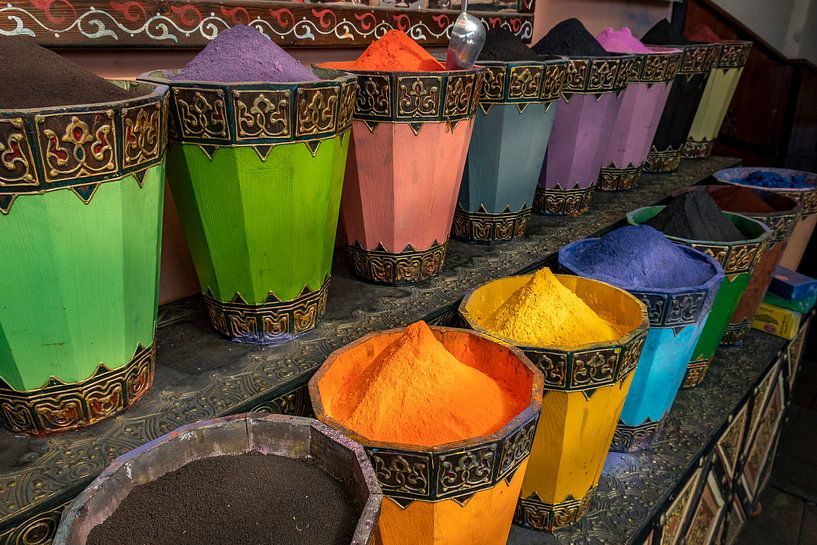 Kleurstof in Marrakech van Richard van der Woude