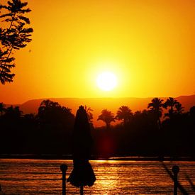 zonsondergang over de Nijl in Egypte von Marleen De Wandeleer