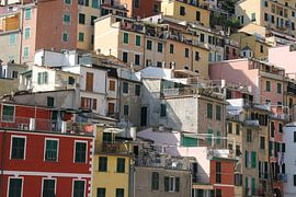 Close-up houses Riomaggiore by Maaike Falkena
