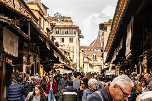 Big crowds on the Ponte Vecchio