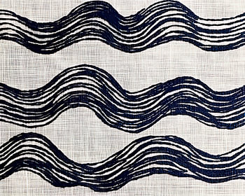 Linnen Getijden – geborduurde golven in blauw