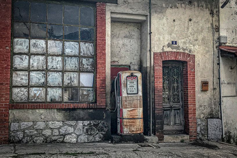 Ancienne station-service par Pierre Verhoeven