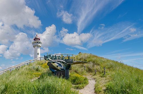 Het monument van de reddingsboten op zee bij de vuurtoren Jan van Speijk, Egmond aan Zee, , Noord-Holland