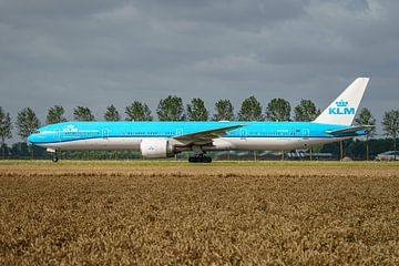 KLM Boeing 777-300 (PH-BVR). van Jaap van den Berg