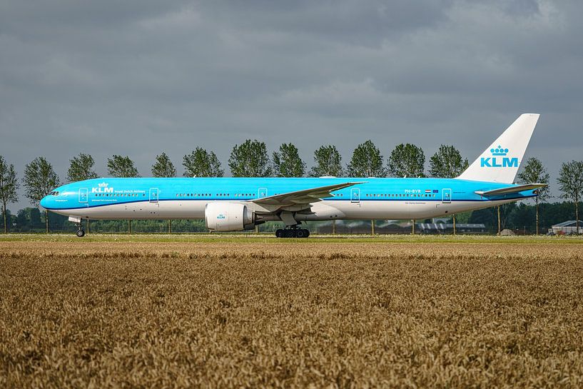 KLM Boeing 777-300 (PH-BVR). par Jaap van den Berg