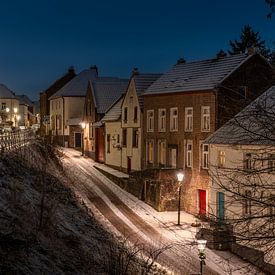 Elsloo in de avond in de winter met sneeuw van Maurice Meerten