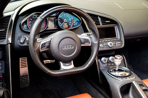 Audi R8 V10 Plus sportwagen interieur