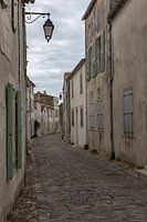 Alley in Saint Martin de Ré, France