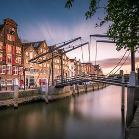 Eisenbrücke in der Stadt Dordrecht von Danny den Breejen