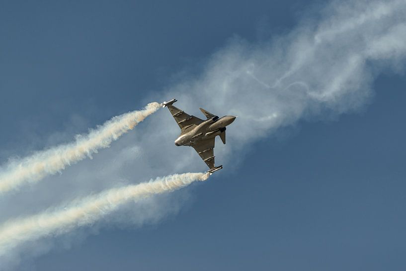 Saab JAS39 Gripen demo team of the Swedish Air Force. by Jaap van den Berg