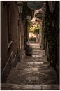 Taormina (Siciliaans: Taurmina)  Sicilië Italië.  rustende kok op trap fotoposter of  wanddecoratie van Edwin Hunter thumbnail