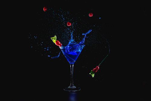 Blue cocktail splash by Corrine Ponsen