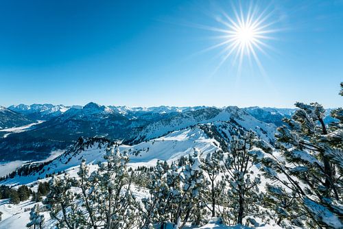 Winteruitzicht over Reutte en Tirol