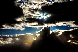 Doorbrekende zon