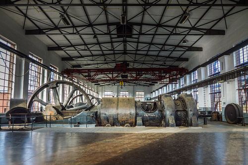 Industriële foto van een mooie fabriek met grote machines