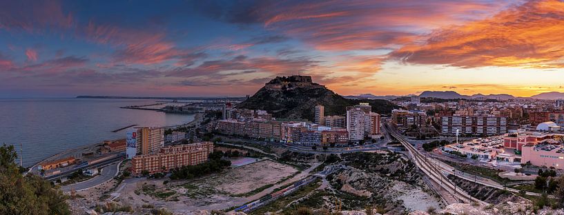 Alicante Panorama im Sonnenuntergang von Frank Herrmann