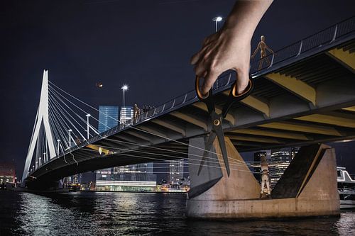 The puppet master at the Erasmusbrug