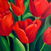 Passie in Rood, rode tulpen tussen groene bladeren van Color Square