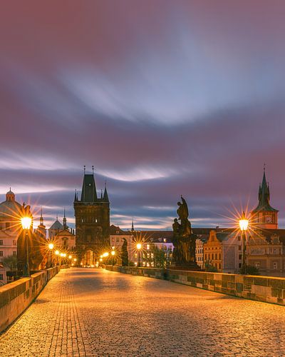 Zonsopkomst in Praag met de Karelsbrug