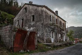 An old house in Virpazar by Peter Vlasveld
