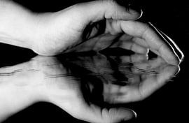 Resting hands von Linda Jacobs