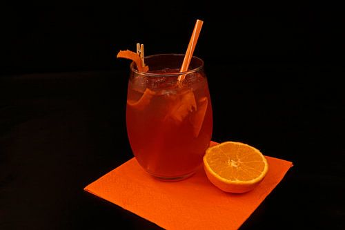 Gin met cranberrysap en sinaasappelsap
