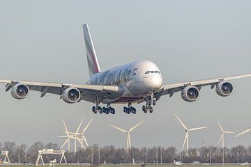 Emirates Airbus A380 met United for Wildlife livery.