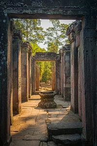 Een vroege ochtend in Angkor Wat, Cambodja van Henk Meijer Photography
