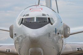 Nahaufnahme eines NATO-AWACS-Flugzeugs vom Typ Boeing E-3 Sentry. von Jaap van den Berg