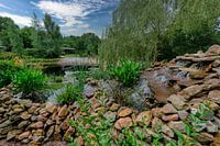 Landschaft mit Wasserfall
