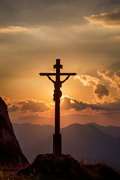 Cross in the light by Fabian Roessler