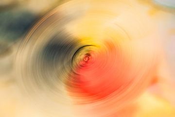Abstrakte Alcohol-Ink-Malerei, digitalisiert, gelb grün, kreisfömig