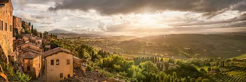 Montepulciano in het warme zonlicht