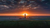 Vuurtoren Westkapelle zonsondergang van Andy Troy thumbnail