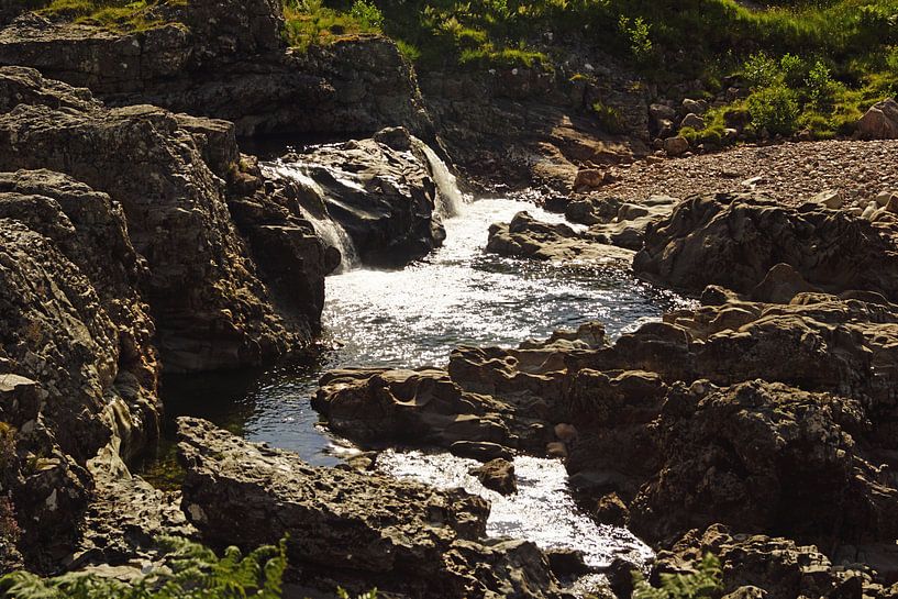 Flussbett im  Glen Coe Mountain Resort. von Babetts Bildergalerie