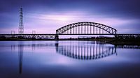 Spoorbrug Oosterbeek (bij Arnhem) bij zonsopkomst van Eddy Westdijk thumbnail