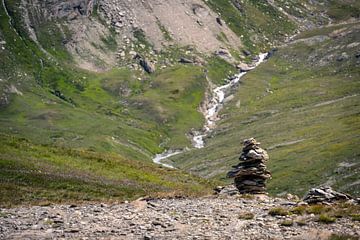 Gelukstorentje op een bergpas van Mickéle Godderis