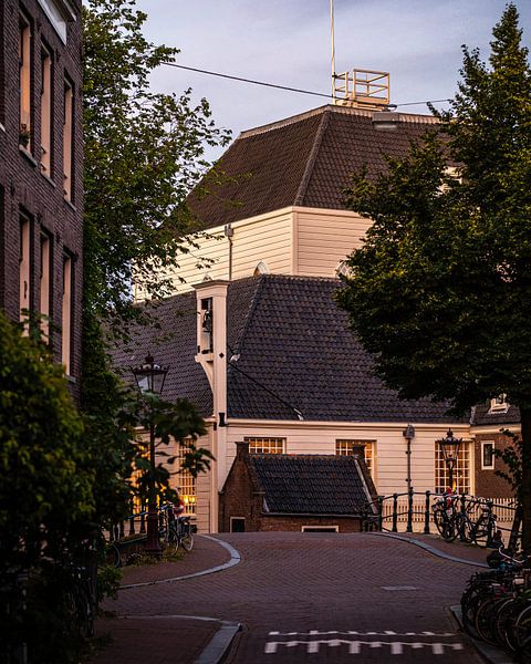 L'église d'Amstel, depuis la Kerkstraat par Amsterdam Pixels