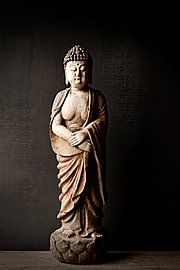 Image d'un vieux moine en bois unique en Inde sur Herbers Lifestyle Wall Decorations