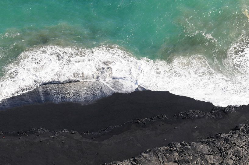 De lava kust in Hawaii van Jim De Sitter