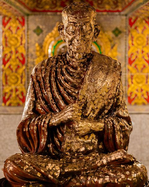 Buddhabeeld in een Thaise tempel van Laurien Blom